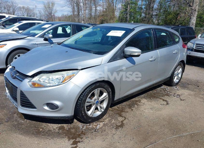 Photo 2 of 2013 Ford Focus SE (VIN 1FADP3K29DL162071)
