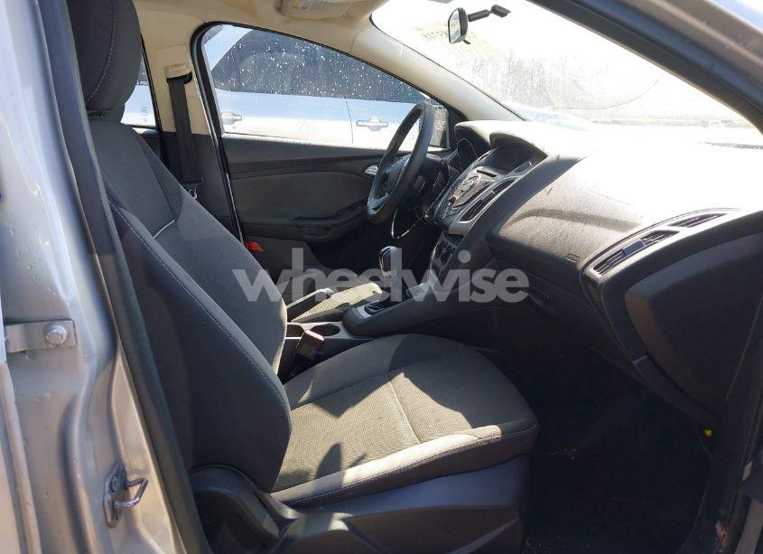 Photo 5 of 2013 Ford Focus SE (VIN 1FADP3K29DL162071)