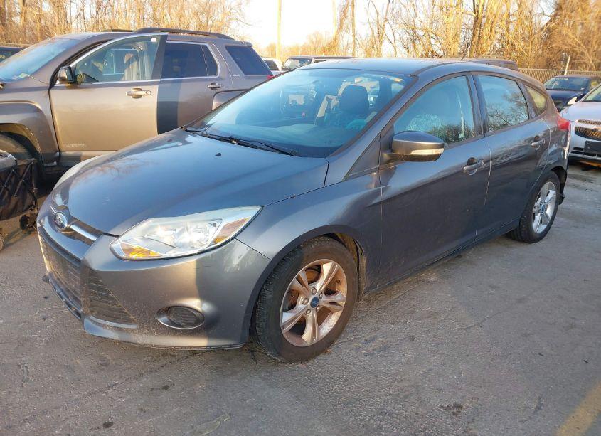 Photo 2 of 2013 Ford Focus SE (VIN 1FADP3K29DL176553)