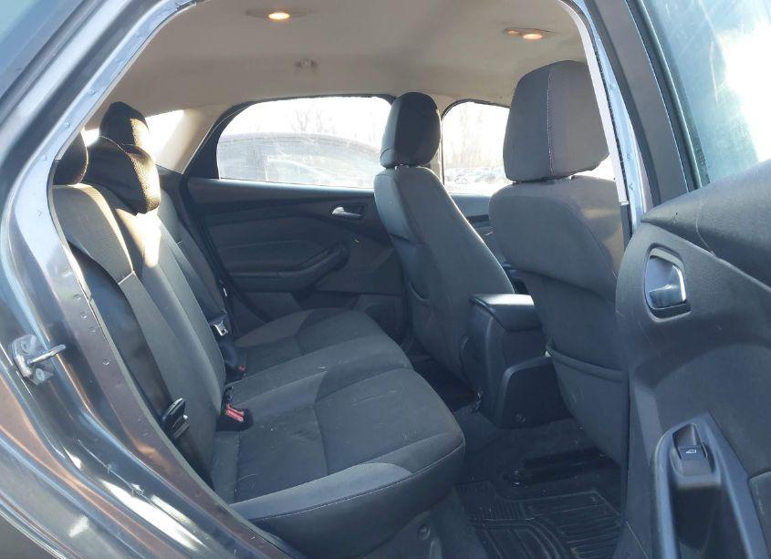 Photo 8 of 2013 Ford Focus SE (VIN 1FADP3K29DL176553)