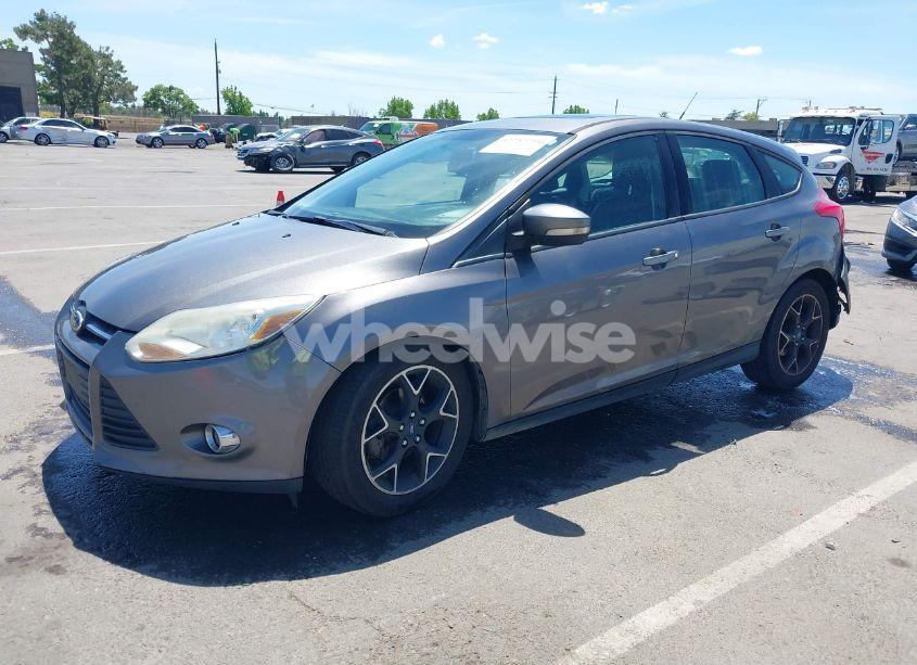 Photo 2 of 2013 Ford Focus SE (VIN 1FADP3K29DL190825)
