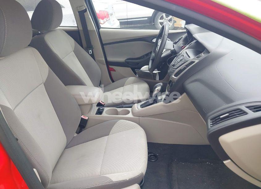 Photo 5 of 2013 Ford Focus SE (VIN 1FADP3K29DL204383)