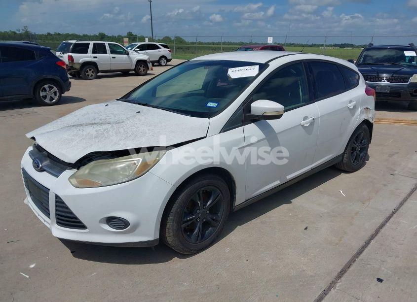 Photo 2 of 2013 Ford Focus SE (VIN 1FADP3K29DL209650)