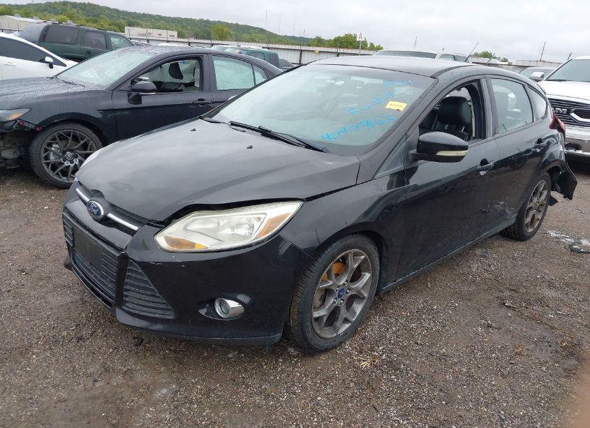 Photo 2 of 2013 Ford Focus SE (VIN 1FADP3K29DL247704)