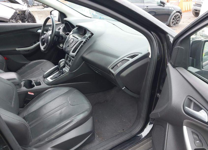 Photo 5 of 2013 Ford Focus SE (VIN 1FADP3K29DL247704)