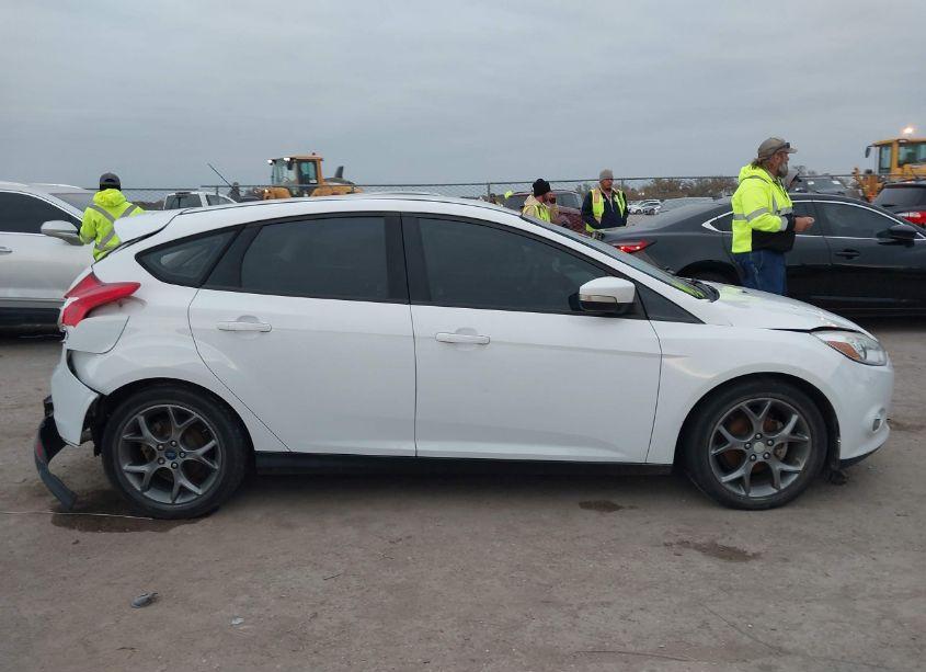 Photo 12 of 2013 Ford Focus SE (VIN 1FADP3K29DL263045)