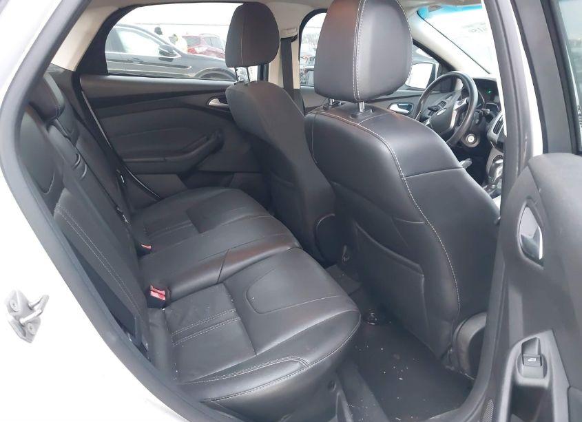 Photo 8 of 2013 Ford Focus SE (VIN 1FADP3K29DL263045)