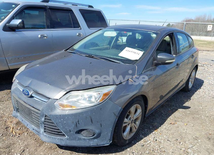 Photo 2 of 2013 Ford Focus SE (VIN 1FADP3K29DL294196)