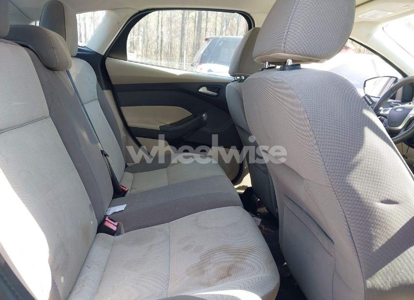 Photo 8 of 2013 Ford Focus SE (VIN 1FADP3K29DL294196)