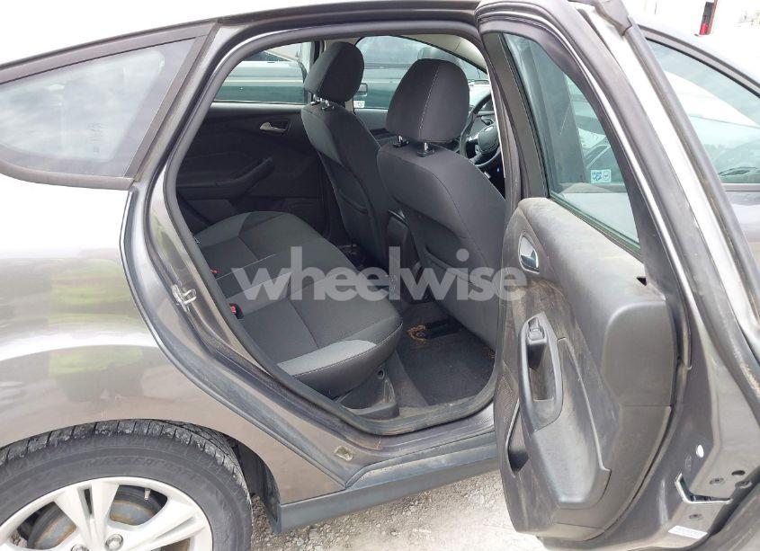 Photo 8 of 2013 Ford Focus SE (VIN 1FADP3K29DL314043)