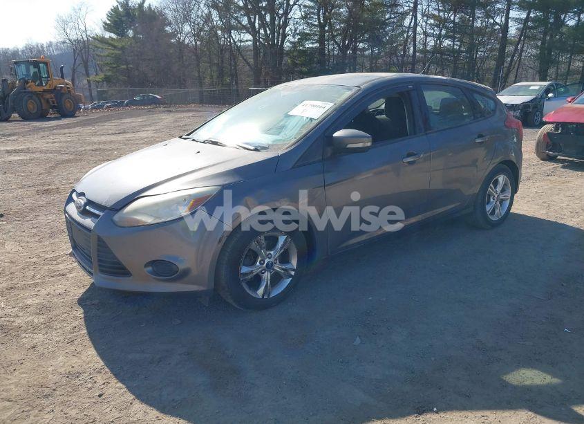 Photo 2 of 2013 Ford Focus SE (VIN 1FADP3K29DL349486)