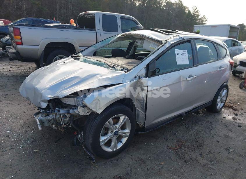 Photo 2 of 2013 Ford Focus SE (VIN 1FADP3K29DL379541)