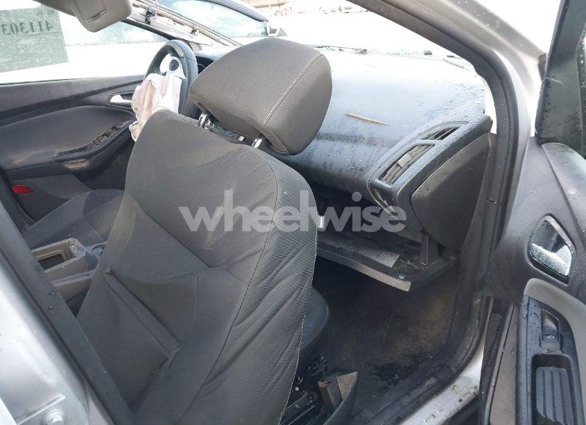 Photo 5 of 2013 Ford Focus SE (VIN 1FADP3K29DL379541)