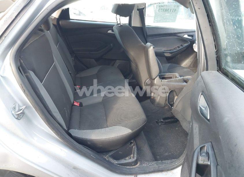 Photo 8 of 2013 Ford Focus SE (VIN 1FADP3K29DL379541)