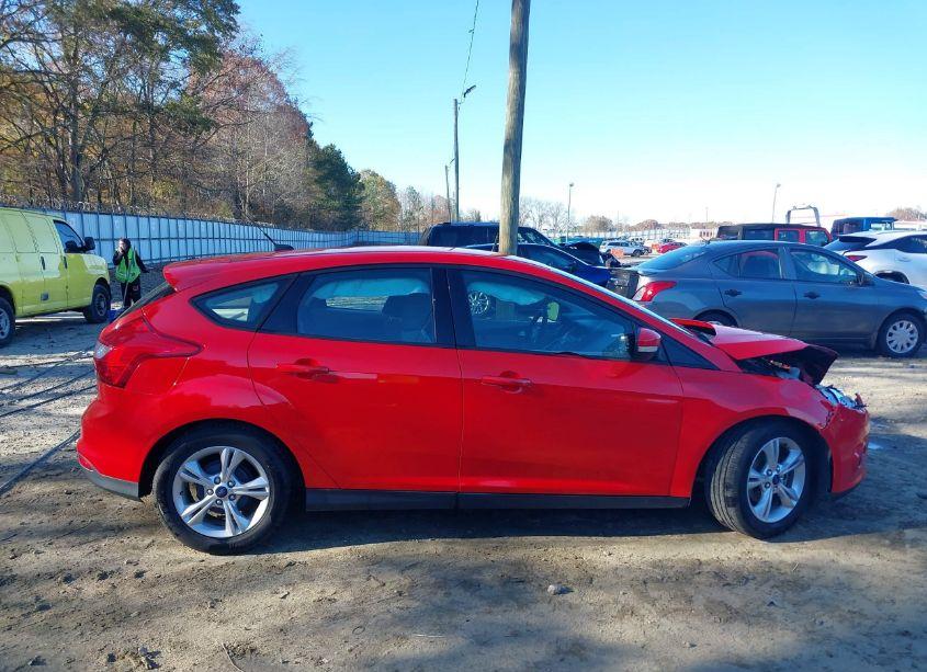 Photo 13 of 2014 Ford Focus SE (VIN 1FADP3K29EL126513)