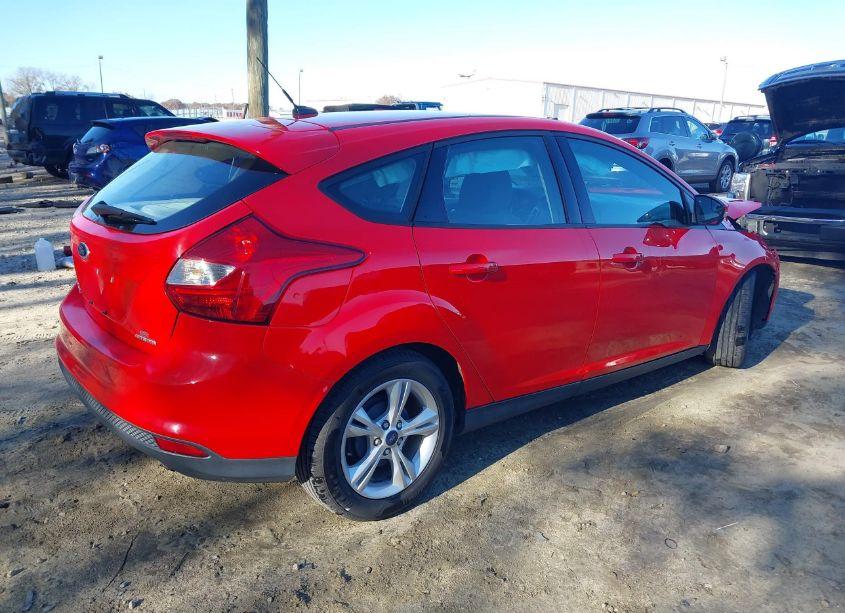 Photo 4 of 2014 Ford Focus SE (VIN 1FADP3K29EL126513)
