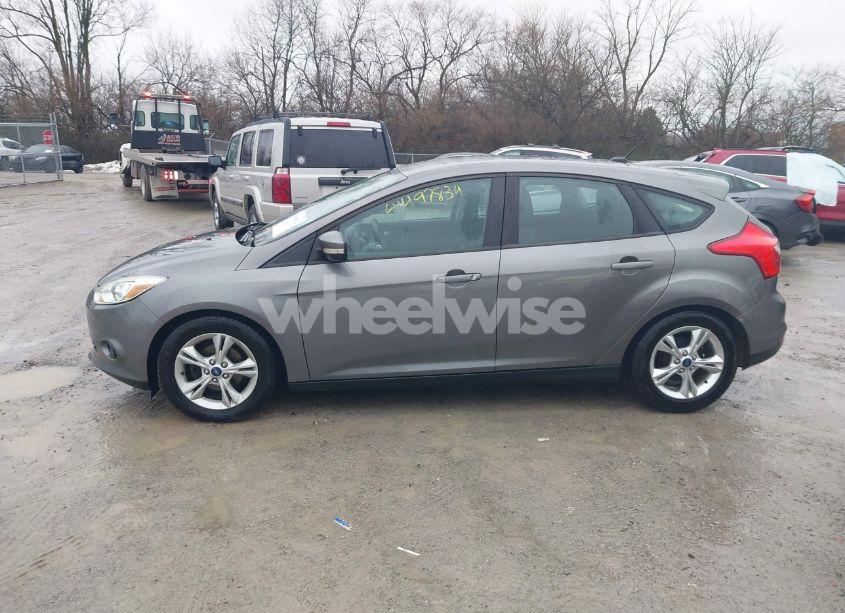Photo 15 of 2014 Ford Focus SE (VIN 1FADP3K29EL136538)