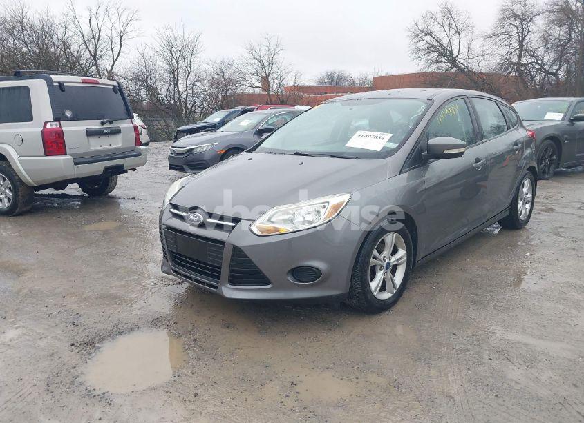 Photo 2 of 2014 Ford Focus SE (VIN 1FADP3K29EL136538)