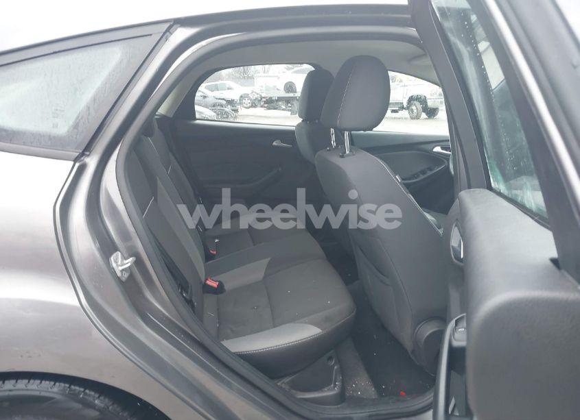 Photo 8 of 2014 Ford Focus SE (VIN 1FADP3K29EL136538)