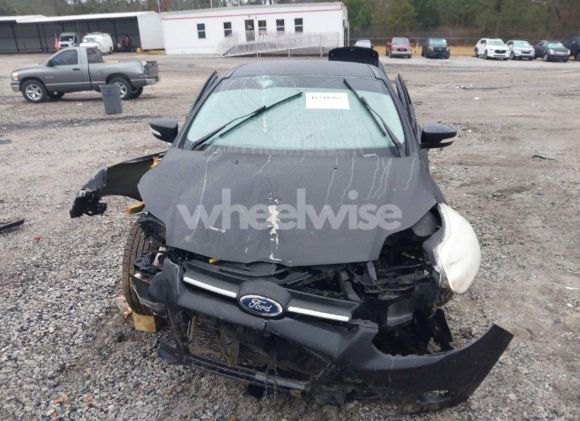 Photo 13 of 2014 Ford Focus SE (VIN 1FADP3K29EL142243)