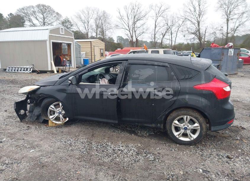 Photo 15 of 2014 Ford Focus SE (VIN 1FADP3K29EL142243)