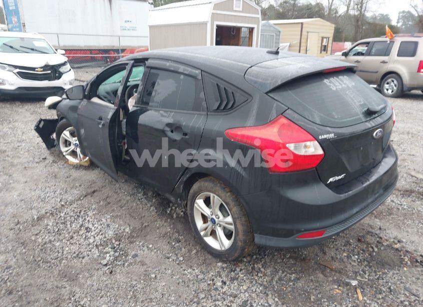 Photo 3 of 2014 Ford Focus SE (VIN 1FADP3K29EL142243)
