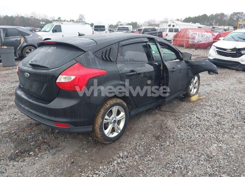 Photo 4 of 2014 Ford Focus SE (VIN 1FADP3K29EL142243)