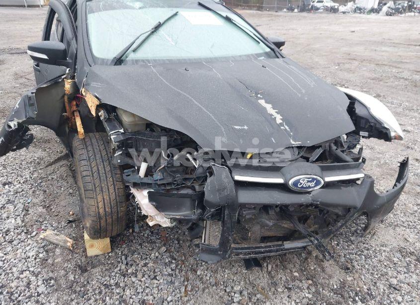 Photo 6 of 2014 Ford Focus SE (VIN 1FADP3K29EL142243)