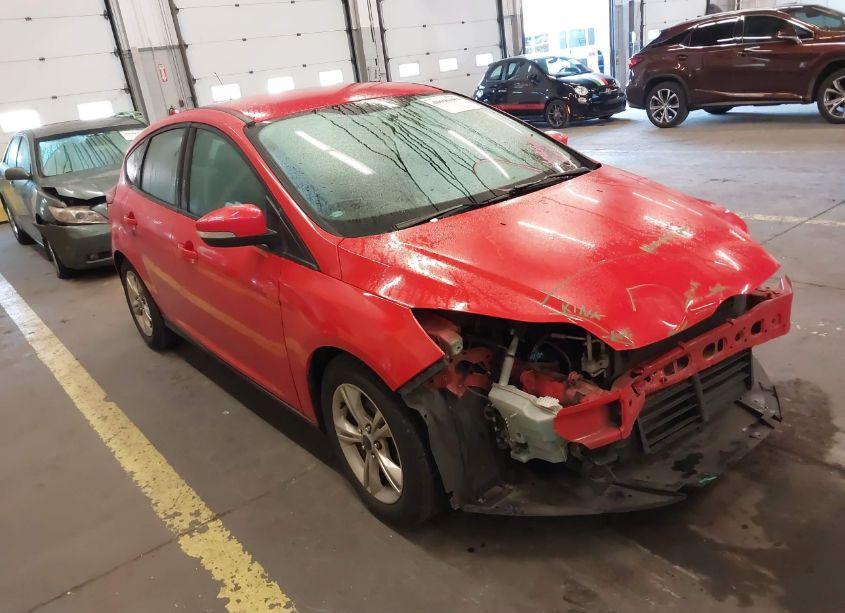 2014 Ford Focus SE (VIN 1FADP3K29EL170995) main photo