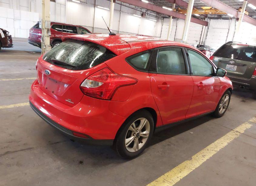 Photo 4 of 2014 Ford Focus SE (VIN 1FADP3K29EL170995)