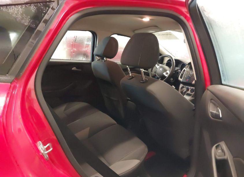 Photo 8 of 2014 Ford Focus SE (VIN 1FADP3K29EL170995)