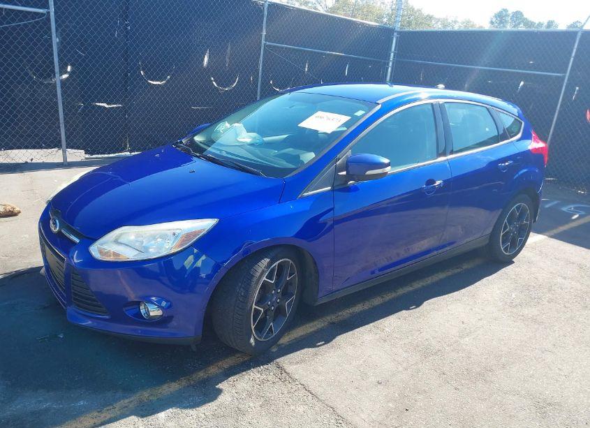 Photo 2 of 2014 Ford Focus SE (VIN 1FADP3K29EL196982)
