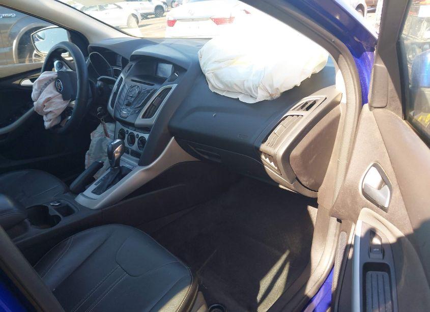 Photo 5 of 2014 Ford Focus SE (VIN 1FADP3K29EL196982)