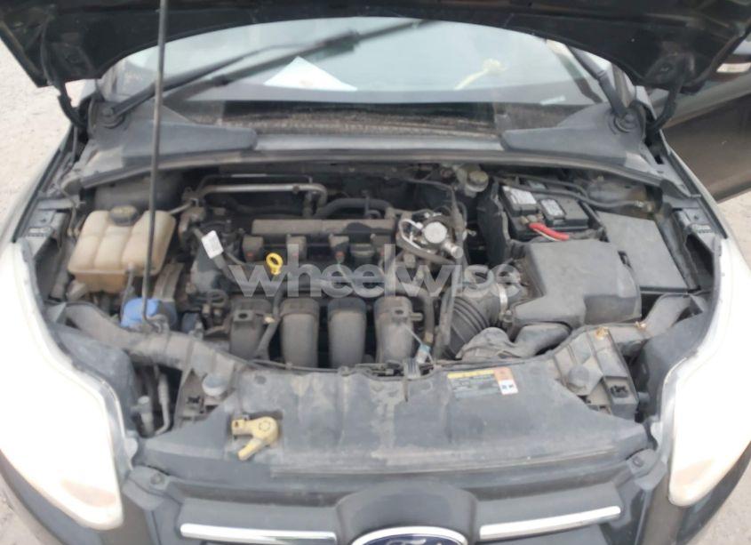 Photo 10 of 2014 Ford Focus SE (VIN 1FADP3K29EL208547)