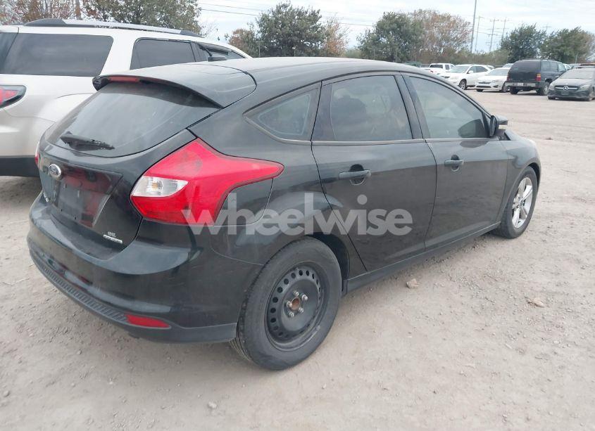 Photo 4 of 2014 Ford Focus SE (VIN 1FADP3K29EL208547)