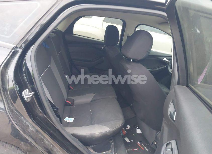 Photo 8 of 2014 Ford Focus SE (VIN 1FADP3K29EL208547)