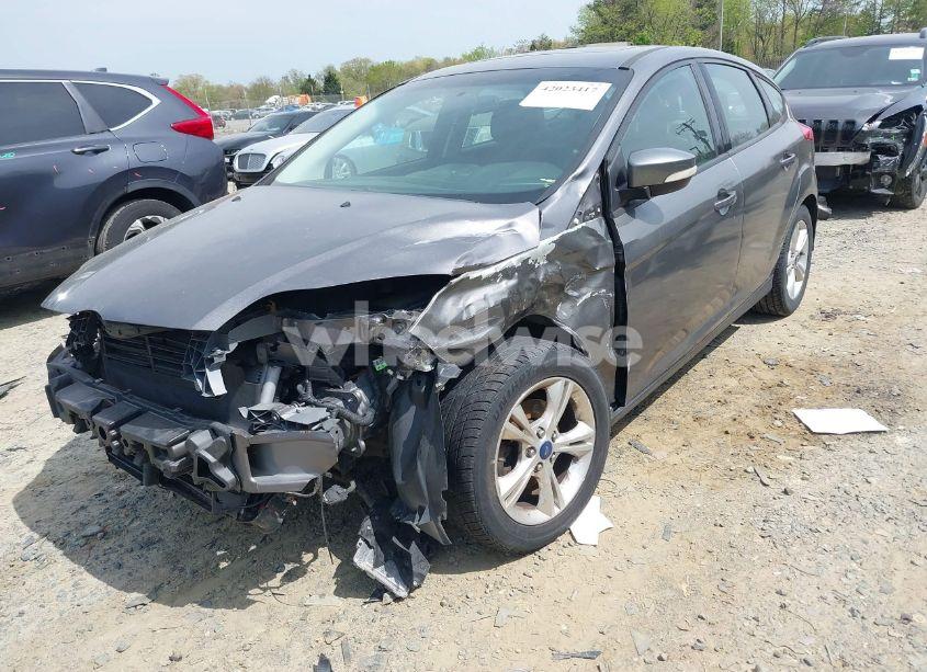 Photo 2 of 2014 Ford Focus SE (VIN 1FADP3K29EL211531)