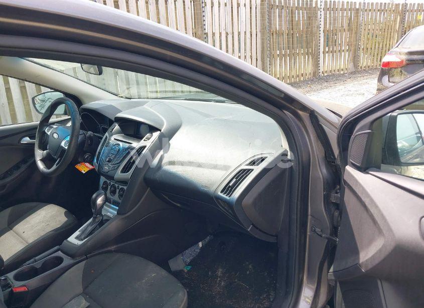 Photo 5 of 2014 Ford Focus SE (VIN 1FADP3K29EL211531)