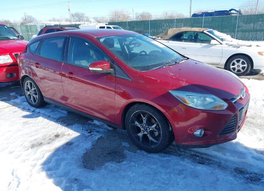 2014 Ford Focus SE (VIN 1FADP3K29EL213036) main photo