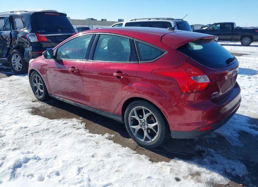 Photo 3 of 2014 Ford Focus SE (VIN 1FADP3K29EL213036)