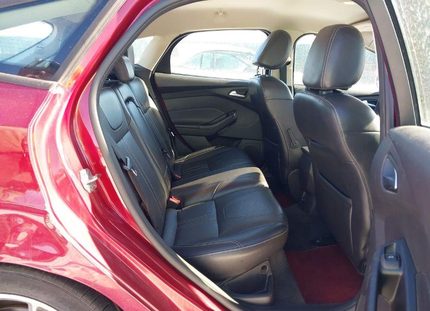 Photo 8 of 2014 Ford Focus SE (VIN 1FADP3K29EL213036)