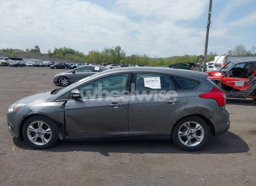 Photo 14 of 2014 Ford Focus SE (VIN 1FADP3K29EL243542)