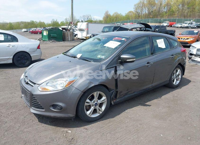 Photo 2 of 2014 Ford Focus SE (VIN 1FADP3K29EL243542)