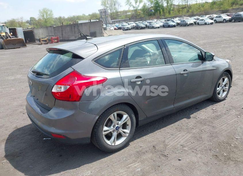 Photo 4 of 2014 Ford Focus SE (VIN 1FADP3K29EL243542)