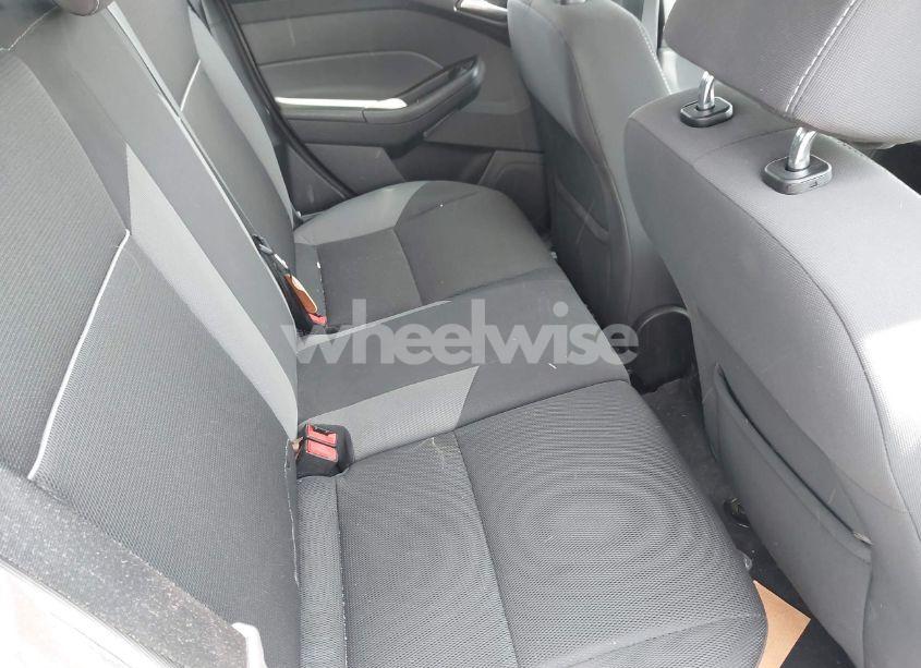 Photo 8 of 2014 Ford Focus SE (VIN 1FADP3K29EL243542)