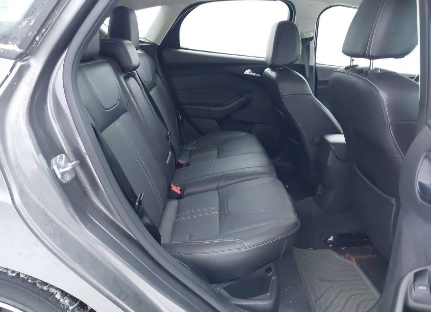 Photo 8 of 2014 Ford Focus SE (VIN 1FADP3K29EL251060)