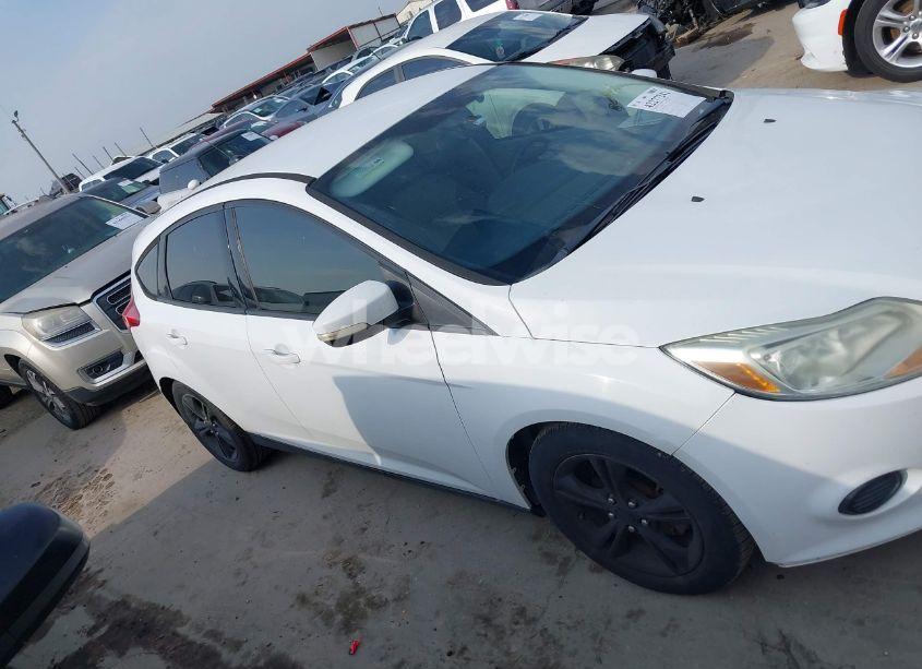 Photo 13 of 2014 Ford Focus SE (VIN 1FADP3K29EL265556)