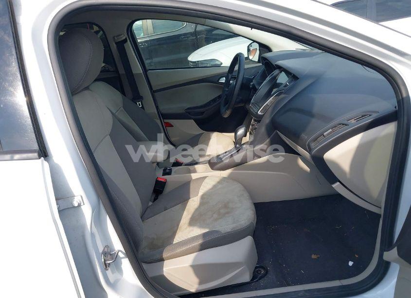 Photo 5 of 2014 Ford Focus SE (VIN 1FADP3K29EL265556)
