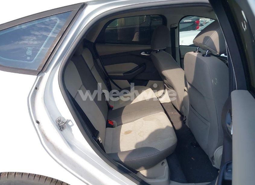 Photo 8 of 2014 Ford Focus SE (VIN 1FADP3K29EL265556)