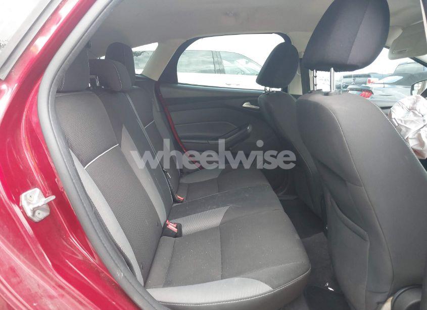Photo 8 of 2014 Ford Focus SE (VIN 1FADP3K29EL273088)